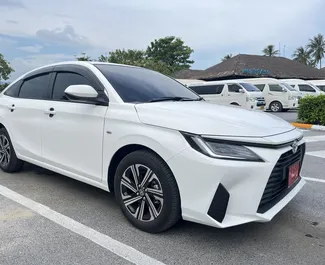 Biluthyrning av Toyota Yaris Ativ 2023 i i Thailand, med funktioner som ✓ Bensin bränsle och 94 hästkrafter ➤ Från 800 THB per dag.