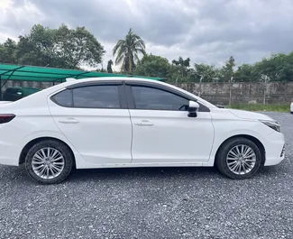 Honda City 2022 biludlejning i Thailand, med ✓ Benzin brændstof og 122 hestekræfter ➤ Starter fra 800 THB pr. dag.