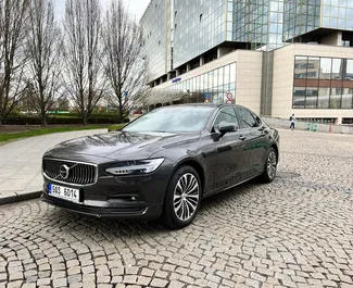 Kiralık bir Volvo S90 Prag'da, Çekya ön görünümü ✓ Araç #8150. ✓ Otomatik TM ✓ 0 yorumlar.