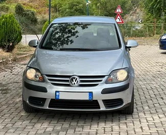 Alquiler de coches Volkswagen Golf Plus n.º 8055 Automático en el aeropuerto de Tirana, equipado con motor de 2,0L ➤ De Bruno en Albania.