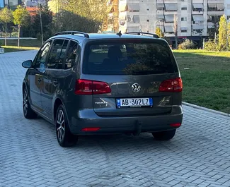 Volkswagen Touran 2012 location de voiture en Albanie, avec ✓ Diesel carburant et 100 chevaux ➤ À partir de 25 EUR par jour.