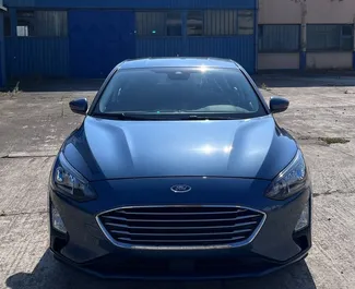 واجهة أمامية لسيارة إيجار Ford Focus في في نوفي ساد, صربيا ✓ رقم السيارة 8396. ✓ ناقل حركة أوتوماتيكي ✓ تقييمات 0.