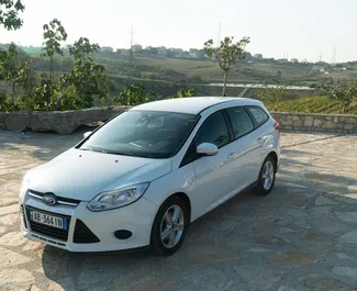 Přední pohled na pronájem Ford Focus SW v Durresu, Albánie ✓ Auto č. 8209. ✓ Převodovka Automatické TM ✓ Recenze 0.