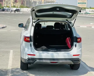 Bilutleie av Renault Koleos 2023 i i De Forente Arabiske Emirater, inkluderer ✓ Bensin drivstoff og 170 hestekrefter ➤ Starter fra 110 AED per dag.
