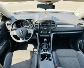 Benzinas 2,5L variklis Renault Koleos 2023 nuomai Dubajuje.
