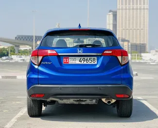 Honda HR-V 2021 autóbérlés az Egyesült Arab Emírségekben, jellemzők ✓ Benzin üzemanyag és 125 lóerő ➤ Napi 90 AED-tól kezdődően.