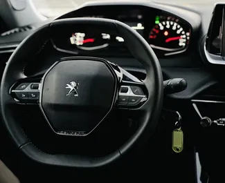 Peugeot 2008 2023 med Frontdrev system, tilgængelig i Dubai.