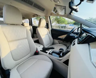 Benzine motor van 1,5L van Mitsubishi Xpander 2024 te huur in Dubai.