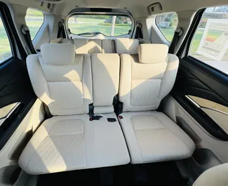 Mitsubishi Xpander 2024 tillgänglig för uthyrning i Dubai, med en körsträckegräns på 250 km/dag.