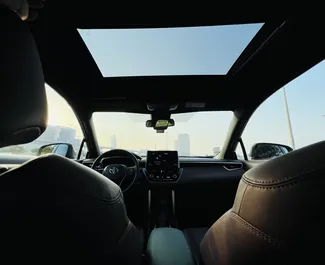 Toyota Corolla Cross 2023 搭载 Front drive 系统，在迪拜 可用。