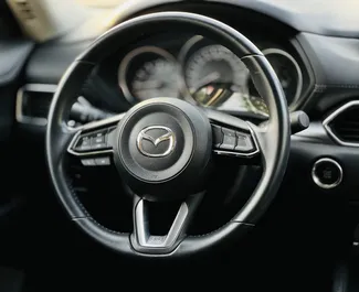 Mazda Cx-5 2021 galimas nuomai Dubajuje, su 250 km/dieną kilometrų apribojimu.