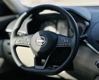 Nissan Altima 2022, Ön tahrik sistem ile, Dubai'de mevcut.