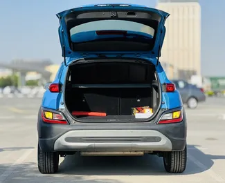 Hyundai Kona udlejning. Komfort, Crossover Bil til udlejning i De Forenede Arabiske Emirater ✓ Uden depositum ✓ TPL, FDW, Ung forsikringsmuligheder.
