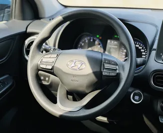 Hyundai Kona 2021 con sistema de Tracción en las cuatro ruedas, disponible en Dubai.