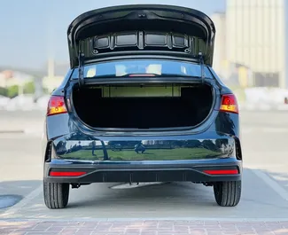 Hyundai Accent 대여. 아랍에미리트에서에서 대여 가능한 경제 차량 ✓ 보증금 없음 ✓ TPL, FDW, Young 보험 옵션.