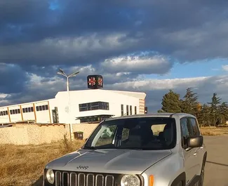 Jeep Renegade 2018 araç kiralama Gürcistan'da, ✓ Benzin yakıt ve 147 beygir gücü özellikleriyle ➤ Günde başlayan fiyatlarla 100 GEL.