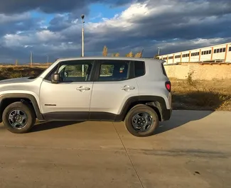 Jeep Renegade udlejning. Økonomi, Komfort, Crossover Bil til udlejning i Georgien ✓ Uden depositum ✓ SCDW, Passagerer forsikringsmuligheder.