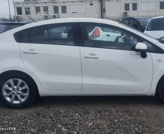 벨그라드 공항에서 대여 가능한 Petrol 1.4L 엔진의 Kia Rio 2017.