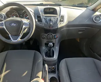 Pronájem auta Ford Fiesta 2015 v Albánii, s palivem Diesel a výkonem 75 koní ➤ Cena od 21 EUR za den.