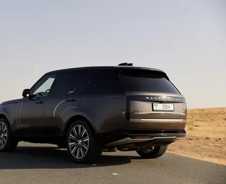 تأجير سيارة Land Rover Range Rover 2023 في في الإمارات العربية المتحدة، تتميز بـ ✓ وقود البنزين وقوة 360 حصان ➤ بدءًا من 1920 AED يوميًا.