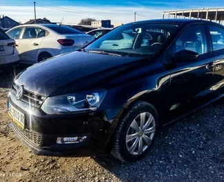 Aluguel de carro Volkswagen Polo 2018 na Sérvia, com ✓ combustível Gasolina e  cavalos de potência ➤ A partir de 43 EUR por dia.