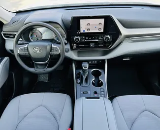 Toyota Highlander Hybrid – samochód kategorii Komfort, Premium, Crossover na wynajem w ZEA ✓ Bez Depozytu ✓ Ubezpieczenie: OC, FDW, Młody.