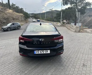 Hyundai Elantra noma. Komforta, Premium automašīna nomai Gruzijā ✓ Bez depozīta ✓ Apdrošināšanas iespējas: TPL, FDW, Pasažieri, Krāpšana.