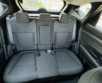 Hyundai Tucson interjers nomai AAE. Lieliska 5 sēdvietu mašīna ar Automātiskais pārnesumu kārbu.