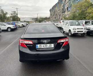 Bensiin 2,5L mootor Toyota Camry 2014 rentimiseks Tbilisi lennujaamas.