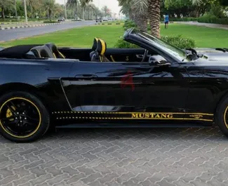 Aluguel de Carro Ford Mustang Cabrio #8412 com transmissão Automático no Dubai, equipado com motor 4,0L ➤ De José nos Emirados Árabes Unidos.