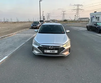 2.0L 엔진이 장착된 두바이에서의 Hyundai Elantra #5734 자동 차량 대여 ➤ Sergey 아랍에미리트에서에서 제공.