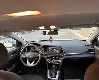 Prenajmite si Hyundai Elantra v Dubaj SAE