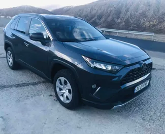 Toyota Rav4 2020 araç kiralama Gürcistan'da, ✓ Benzin yakıt ve 197 beygir gücü özellikleriyle ➤ Günde başlayan fiyatlarla 198 GEL.