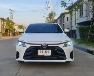 Alquiler de coches Toyota Yaris Ativ n.º 8173 Automático en el aeropuerto Don Muang de Bangkok, equipado con motor de 1,6L ➤ De Kasam en Tailandia.