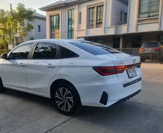 Toyota Yaris Ativ 2023 tilgjengelig for leie på Bangkok Don Muang lufthavn, med ubegrenset kilometergrense.