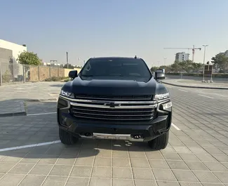 Autóbérlés Chevrolet Tahoe #8552 Automatikus Dubaiban, 5,3L motorral felszerelve ➤ Andry-től az Egyesült Arab Emírségekben.