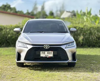 Toyota Yaris Ativ 2022 automašīnas noma Taizemē, iezīmes ✓ Benzīns degviela un  zirgspēki ➤ Sākot no 700 THB dienā.