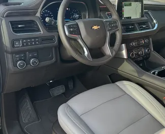 Motor Gasolina de 5,3L de Chevrolet Tahoe 2023 para alquilar en en Dubai.