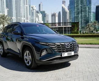 Sprednji pogled najetega avtomobila Hyundai Tucson v v Dubaju, ZAE ✓ Avtomobil #8724. ✓ Menjalnik Samodejno TM ✓ Mnenja 0.