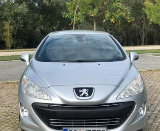 Sprednji pogled najetega avtomobila Peugeot 308cc v v Podgorici, Črna gora ✓ Avtomobil #8790. ✓ Menjalnik Priročnik TM ✓ Mnenja 0.