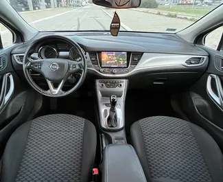 Ενοικίαση αυτοκινήτου Opel Astra 2018 στη Σερβία, περιλαμβάνει ✓ καύσιμο Ντίζελ και 136 ίππους ➤ Από 35 EUR ανά ημέρα.