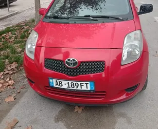 Automobilio nuoma Toyota Yaris #8594 su Rankinis pavarų dėže Durrese, aprūpintas 1,3L varikliu ➤ Iš Alfret Albanijoje.