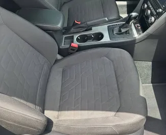 Aluguel de Volkswagen Passat. Carro Conforto, Premium para Alugar nos Emirados Árabes Unidos ✓ Sem depósito ✓ Opções de seguro: TPL, SCDW, Passageiros, Roubo, Sem depósito.