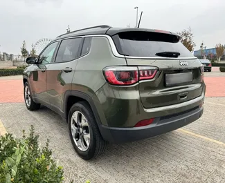 Jeep Compass udlejning. Komfort, Crossover Bil til udlejning i Armenien ✓ Depositum på 445 USD ✓ TPL, CDW, FDW, I udlandet forsikringsmuligheder.