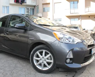 تأجير سيارة Toyota Prius C رقم 9241 بناقل حركة أوتوماتيكي في في تبليسي، مجهزة بمحرك 1,5 لتر ➤ من ناتيا في في جورجيا.