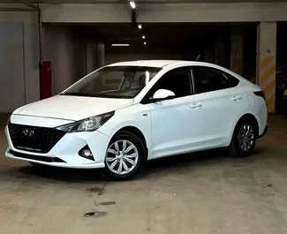 واجهة أمامية لسيارة إيجار Hyundai Accent في في باكو, أذربيجان ✓ رقم السيارة 9087. ✓ ناقل حركة أوتوماتيكي ✓ تقييمات 0.