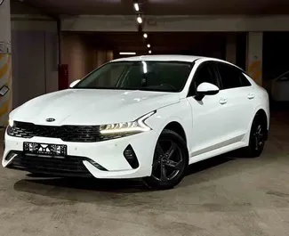 租赁 Kia K5 的正面视图，在巴库, 阿塞拜疆 ✓ 汽车编号 #9086。✓ Automatic 变速箱 ✓ 0 评论。