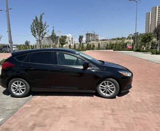 Bensiini 2,0L moottori Ford Focus 2018 vuokrattavana Jerevanissa.