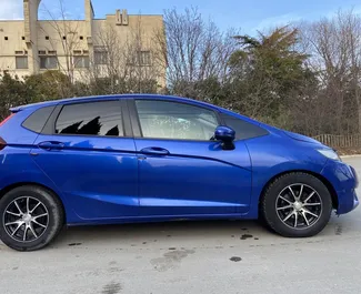 Pronájem Honda Fit. Auto typu Ekonomická, Komfort k pronájmu v Gruzii ✓ Vklad 600 GEL ✓ Možnosti pojištění: FDW.