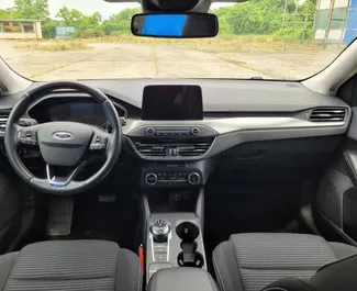 Diesel 1.5L engine of Ford Focus 2019 for rental in Novi Sad.